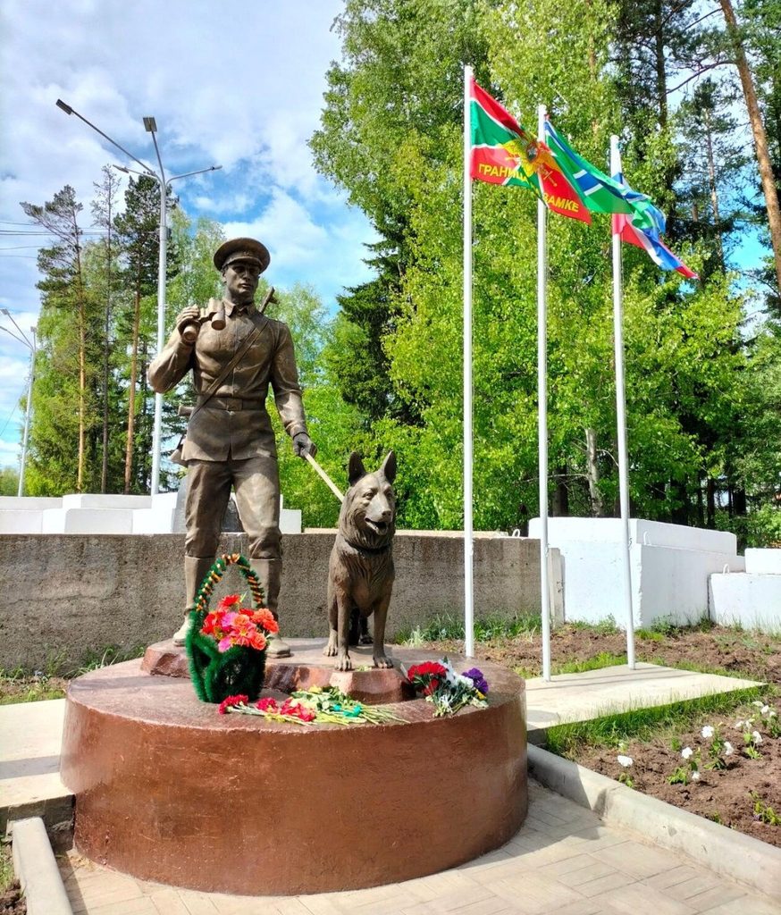 Усть-Илимск. Памятник воинам-пограничниам (Фото: Ирина Куценко)