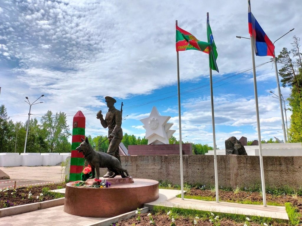 Усть-Илимск. Памятник воинам-пограничниам (Фото: Ирина Куценко)
