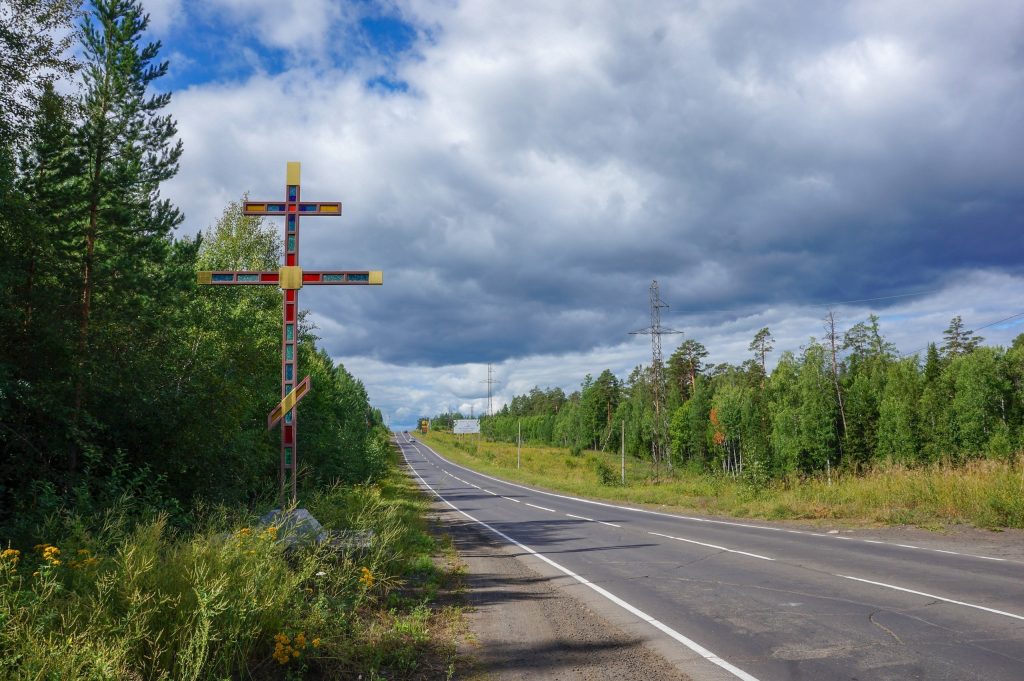 Поклонный крест на въезде в Усть-Илимск