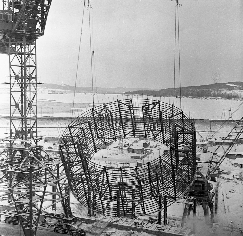 Водоводы на Усть-Илимской ГЭС.