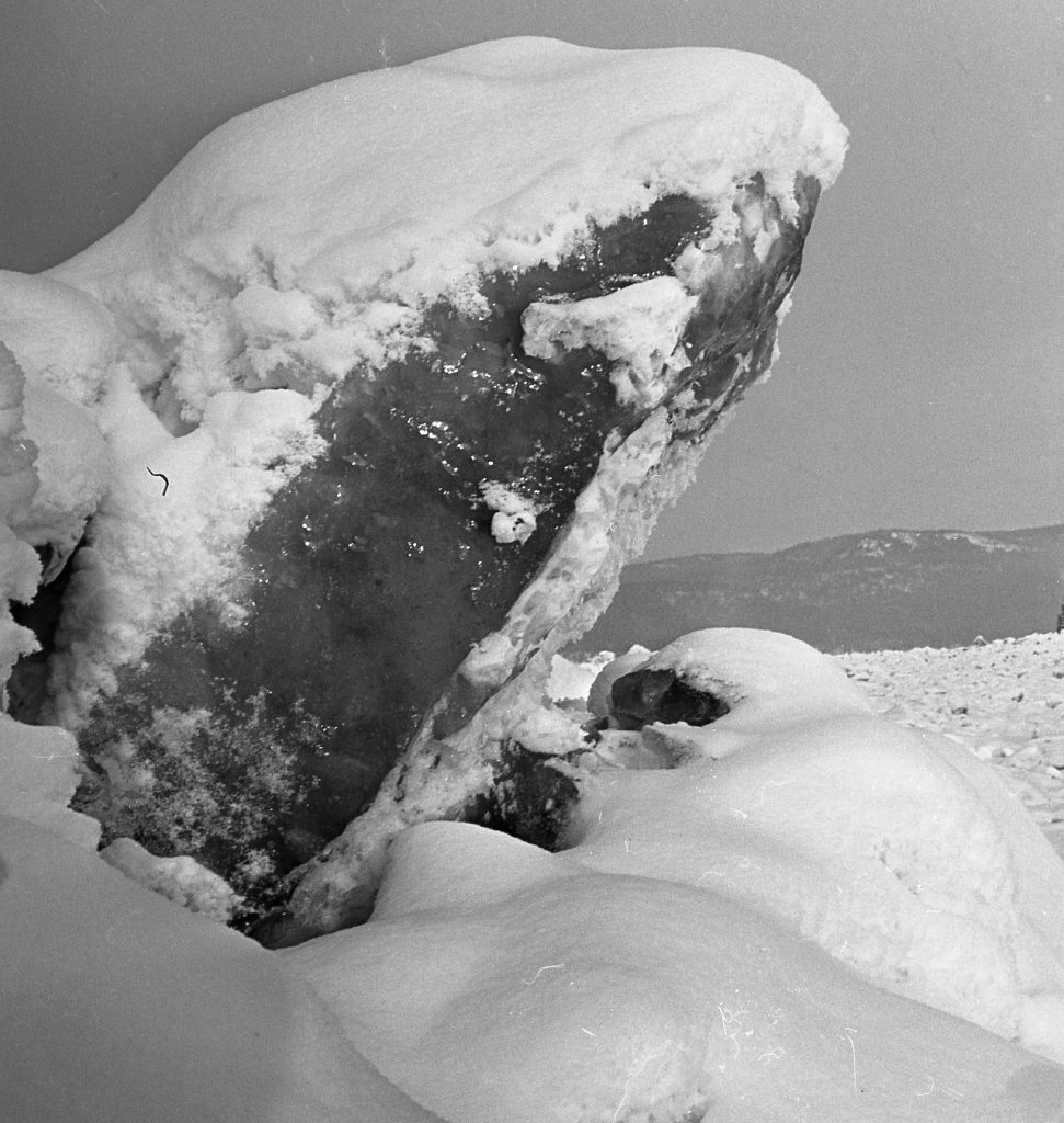 Ледяные торосы на Ангаре, 1962 г.