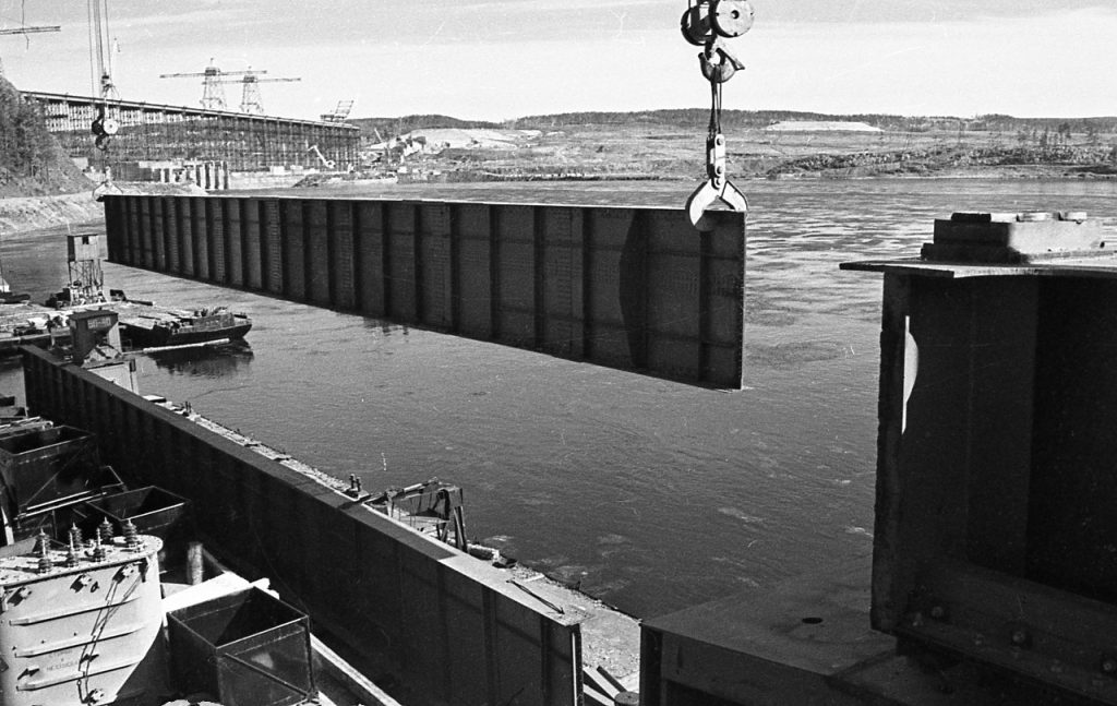 Строится Усть-Илимская ГЭС, 1972 г.