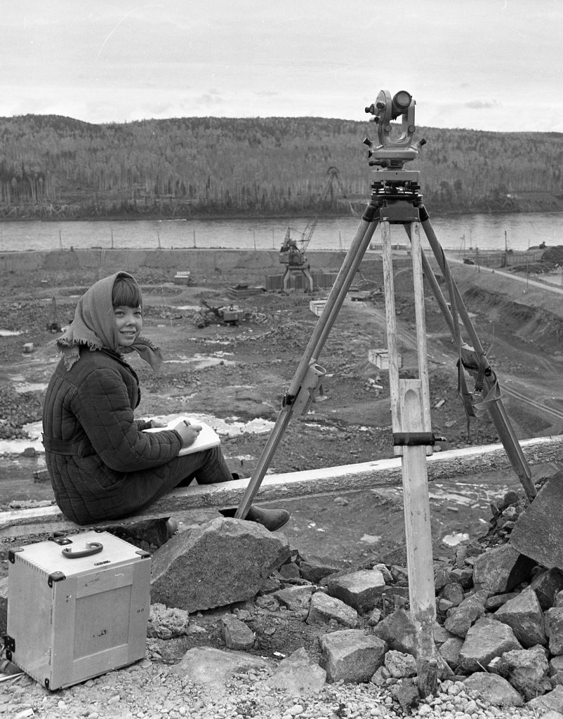 У будущей плотины Усть-Илимской ГЭС, 1962 г.