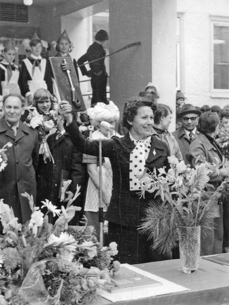 Тереньтева А. Открытие школы № 10, 1981 г.