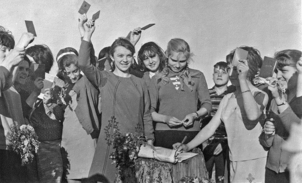 Вручение комсомольских билетов, 1970 г.