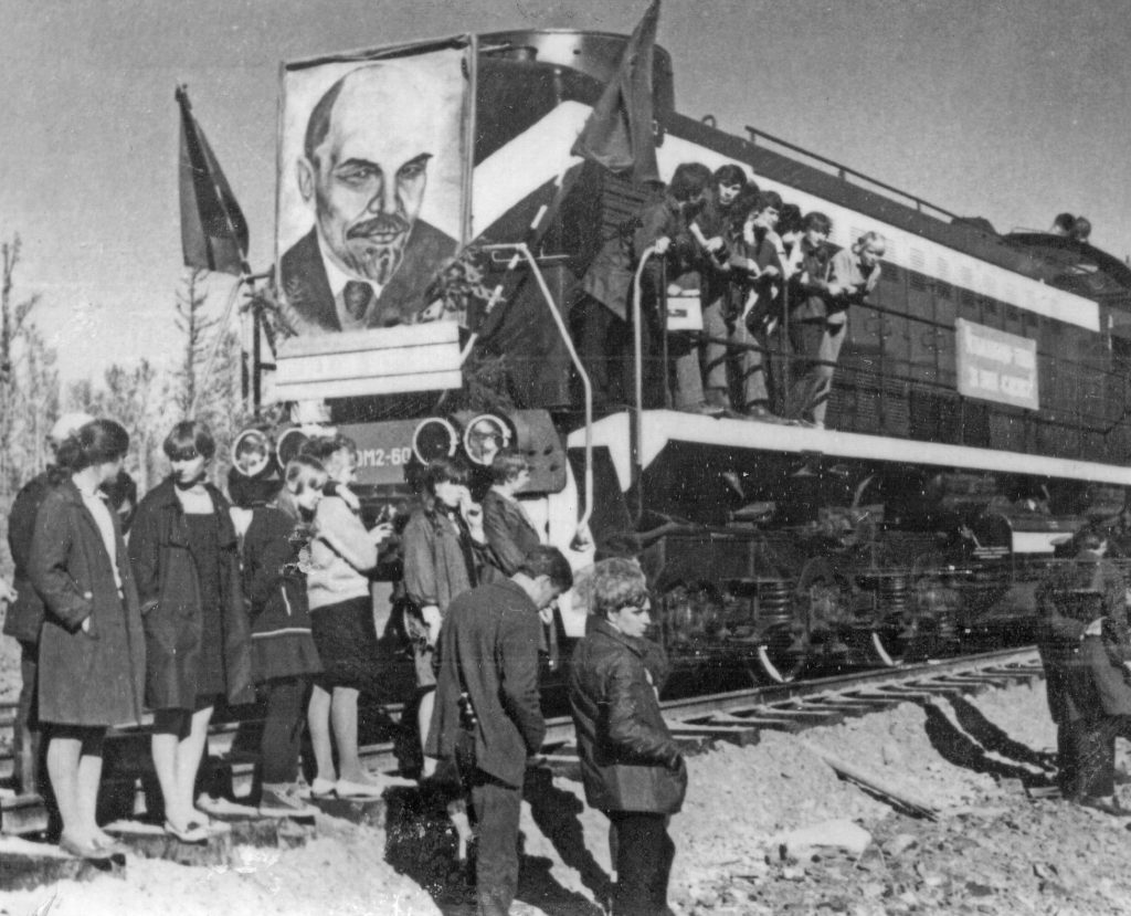 Первый поезд. Станция Диабазовая, 1970 г.