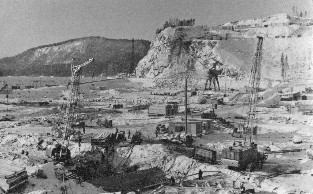 Работа в котловане, декабрь 1968 г.